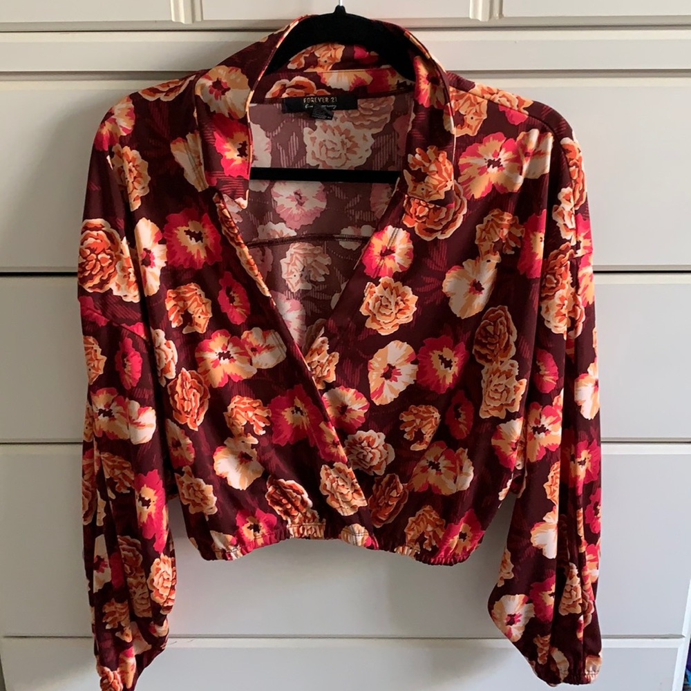 cropped long sleeve floral top red,purple,pink